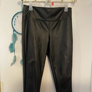 Kendall &. Kylie leather leggings